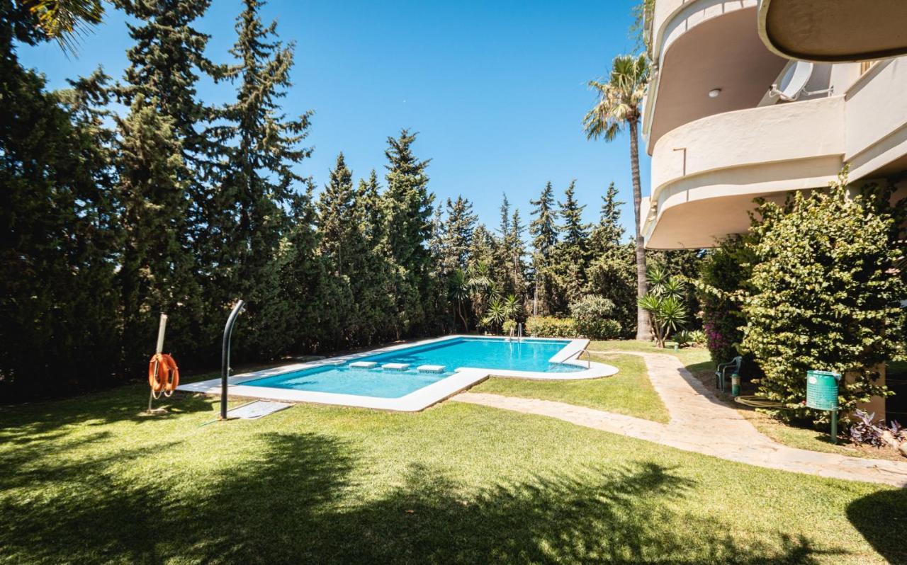 Apartment Puerto Banus Marbella Exterior photo